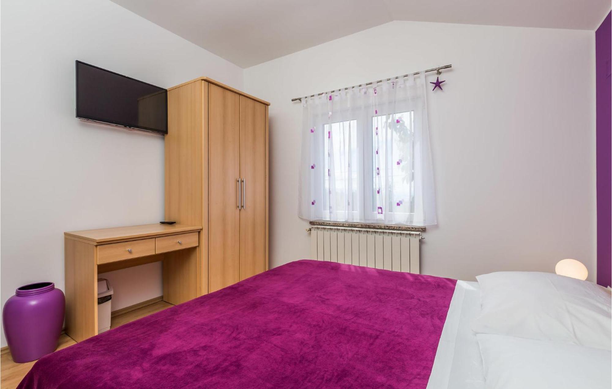 2 Bedroom Beautiful Apartment In Rukavac Rukavac  Екстериор снимка